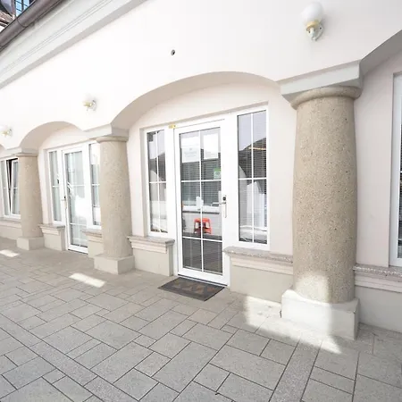 بيت شباب H2o *