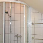 بيت شباب H2o *